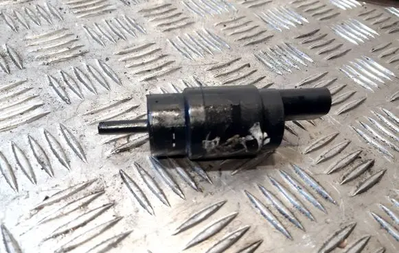 Volkswagen Jetta VI Windscreen/windshield washer pump 1K5955651