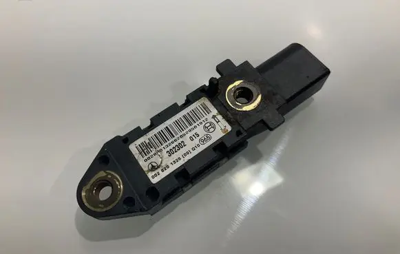 Mercedes-Benz CLS C219 Airbag deployment crash/impact sensor 0028201326 30230215 132662053955