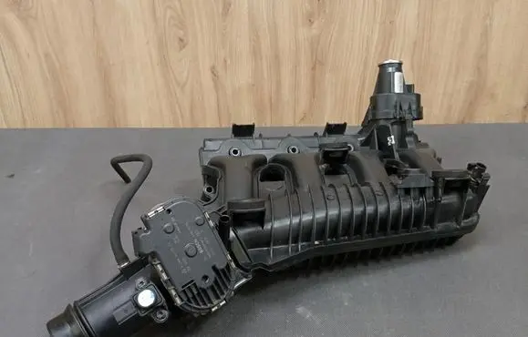 Mercedes-Benz E A207 Intake manifold 2664410525 A2664410525 A2710903037
