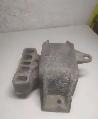 Volkswagen Golf IV Engine mount bracket 1J0199555