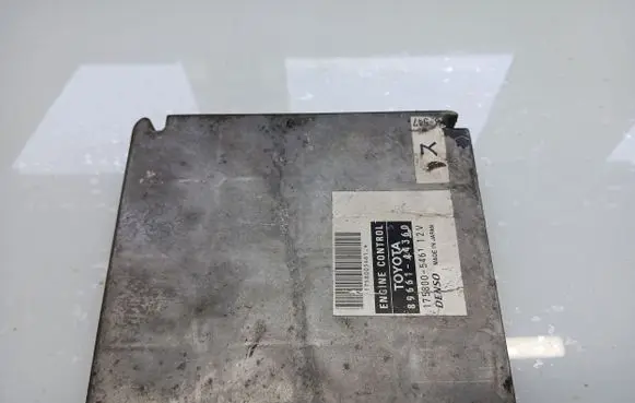Toyota Avensis Verso Engine control unit/module 8966144360 1758005461