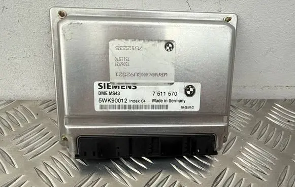 BMW 5 E39 Engine control unit/module 7511570 DMEMS43 5WK90012