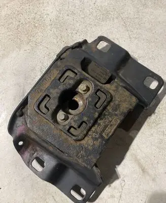 Volvo S40 Engine mount bracket 4N517M121 349311A 5M517M121MB
