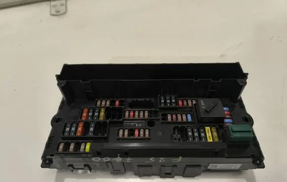 BMW X3 F25 Fuse module 9210863 117033444 01576335