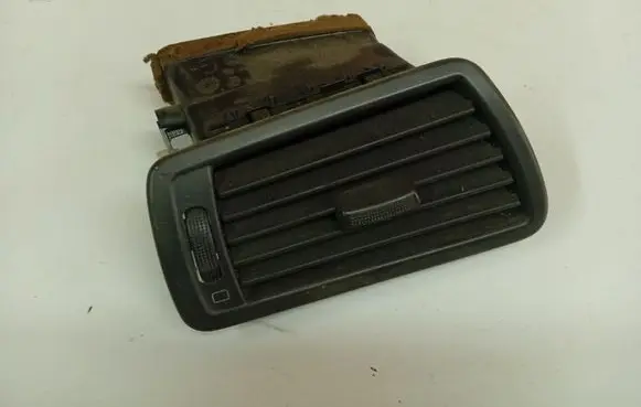 Peugeot 807 Dash center air vent grill 1484109077