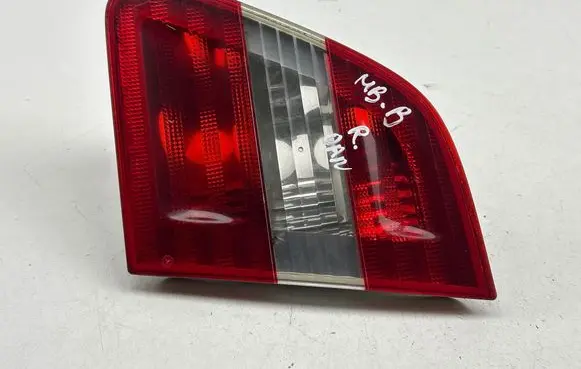 Mercedes-Benz B W245 Tailgate rear/tail lights E32305