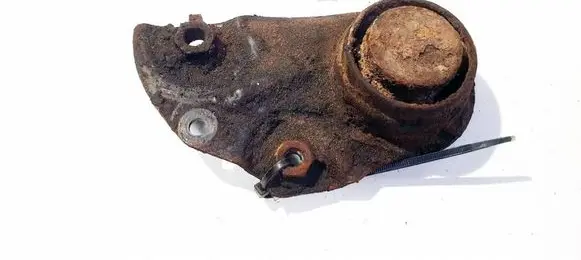 Toyota Avensis T250 Engine mount bracket 