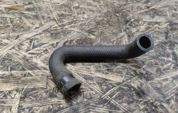 Maserati Quattroporte Engine coolant pipe/hose