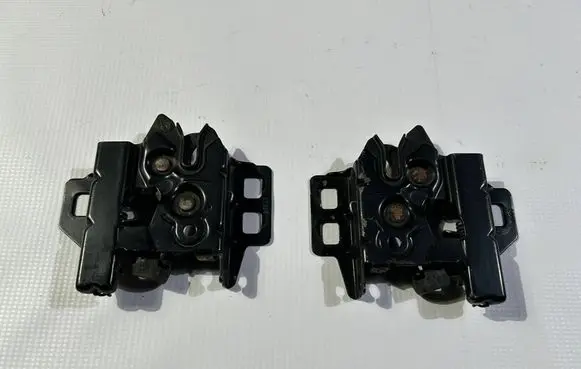 Chevrolet Corvette C5 Engine bonnet/hood lock/catch 1608012