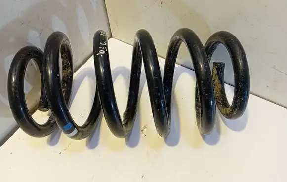 Audi A4 S4 B5 8D Rear coil spring