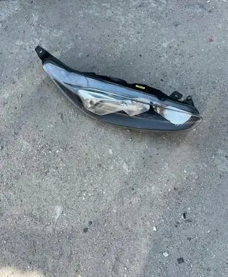 Ford Fiesta Headlight/headlamp