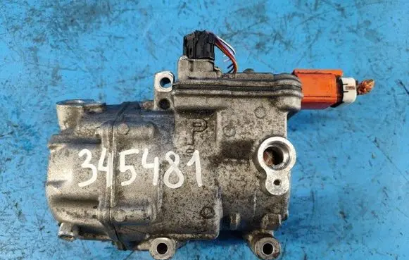 Toyota Prius+ (ZVW40) Air conditioning (A/C) compressor (pump) 8837047060