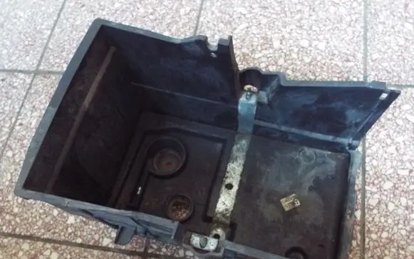Ford Focus Battery box tray 