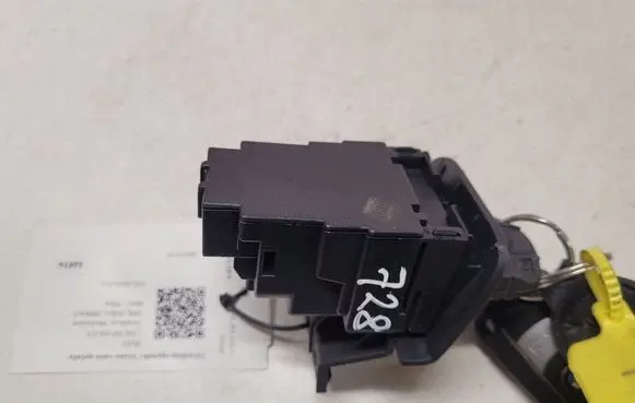 BMW 1 E81 E87 Ignition lock 10862510 695471812