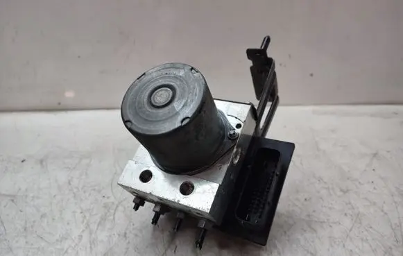 BMW X3 E83 ABS Pump 3421416