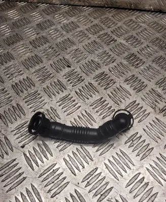 Volkswagen PASSAT B6 Breather hose/pipe 03G103493D