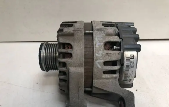Opel Mokka Generator/alternator 13577154 2611889B 430624154051