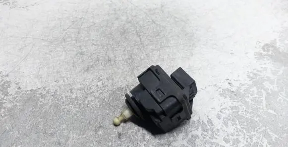 Audi A6 S6 C5 4B Headlight level adjustment motor 8L0941235 00728213