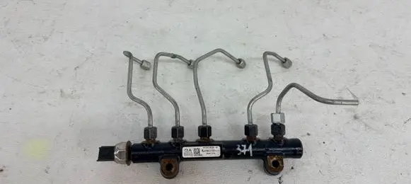 Citroen C4 I Picasso Fuel main line pipe 9807070880