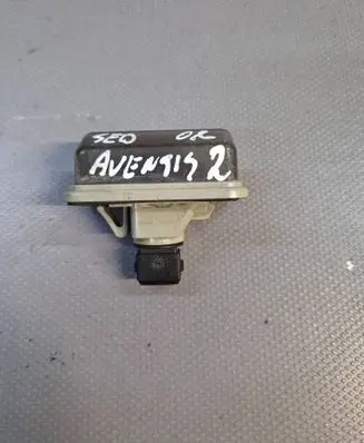 Toyota Avensis T250 Number plate light