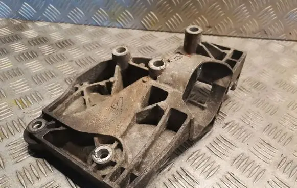 Opel Insignia A A/C compressor mount bracket 55562863
