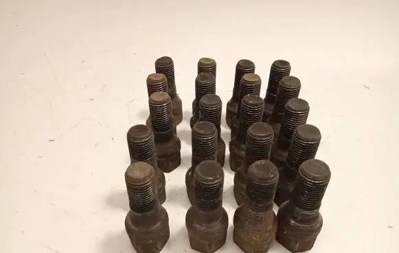 Peugeot 308 Nuts/bolts 