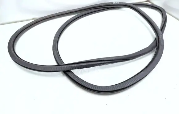 Porsche Cayenne (9PA) Front door rubber seal 7L0867365