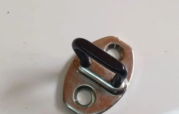 Volkswagen Golf V Front door lock loop/hook striker 1K0837033