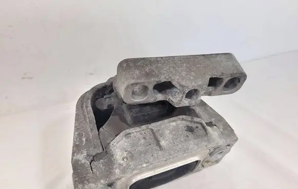 Volkswagen Golf V Engine mount bracket 1K0199262AS