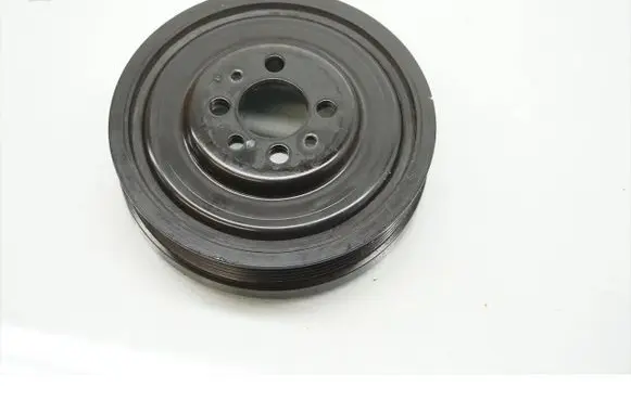 Volkswagen Polo V 6R Crankshaft pulley 04B105243B