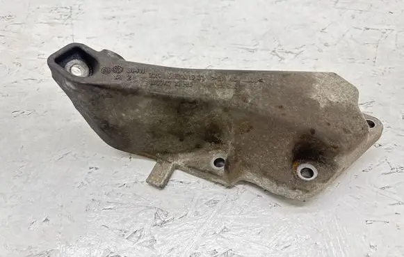 BMW 4 F36 Gran coupe Engine mounting bracket 6859019