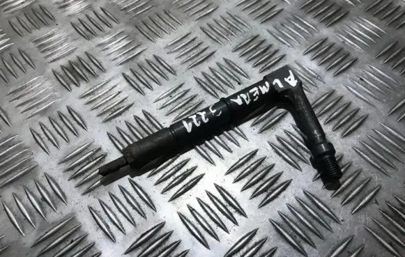Nissan Almera N16 Fuel injector