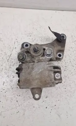 Gearbox mounting bracket