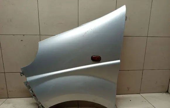 Opel Vivaro Fender