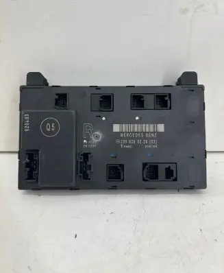 Mercedes-Benz CLK A209 C209 Door control unit/module 2098200226 356799