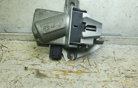 Volvo V50 Steering wheel lock P30748413 T55238F1A