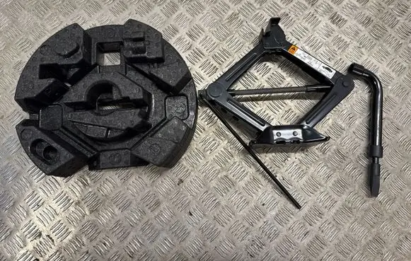 Ford Fusion II Tool set DS7C17009BXC DS7C17080AA BCP917035AC