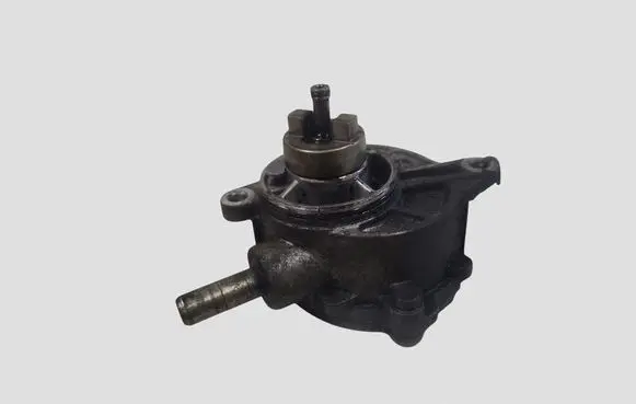 Mercedes-Benz C W203 Vacuum pump A64623065