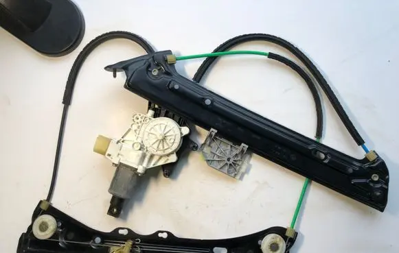 BMW 4 F32 F33 Front door window regulator with motor 938587101 7281624 938577