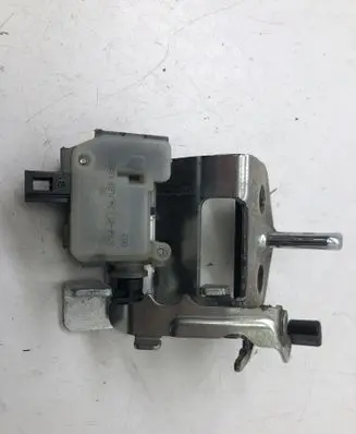 Skoda Octavia Mk2 (1Z) Loading door lock loop/hook striker 1Z9827511C
