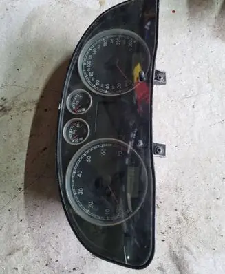 Volkswagen PASSAT B5.5 Speedometer (instrument cluster) 3B0920807 171002064911 VWZ770B6193873