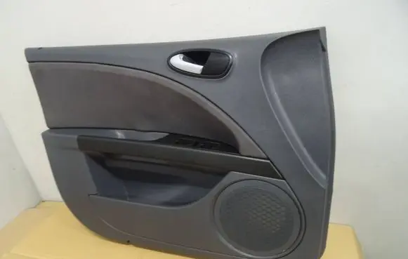 Seat Leon (1P) Front door card panel trim