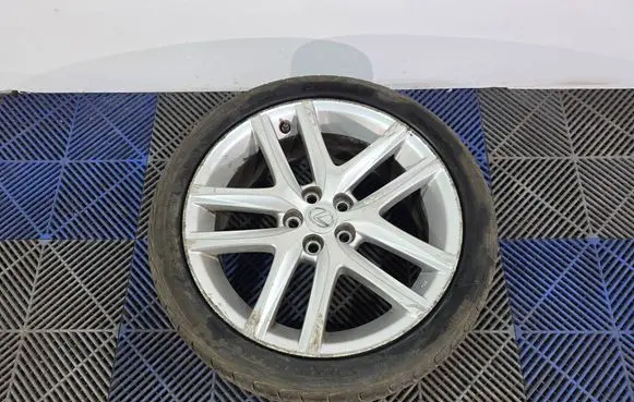 Lexus CT 200H R17 alloy rim