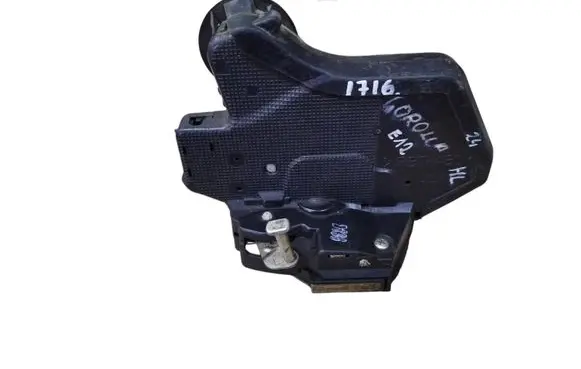 Toyota Corolla Verso E121 Rear door lock