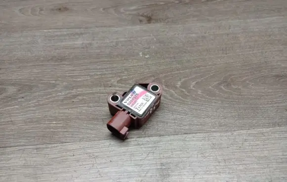 Volvo V50 Airbag deployment crash/impact sensor 9206975