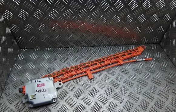 Toyota Prius (XW30) Battery control module 8989252011 1751007461