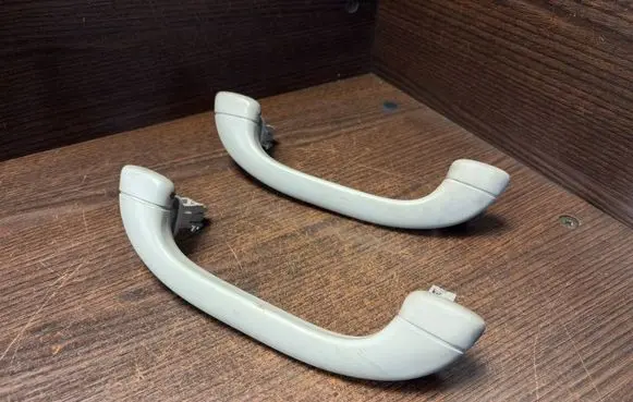 Peugeot 407 Front interior roof grab handle 9652945877
