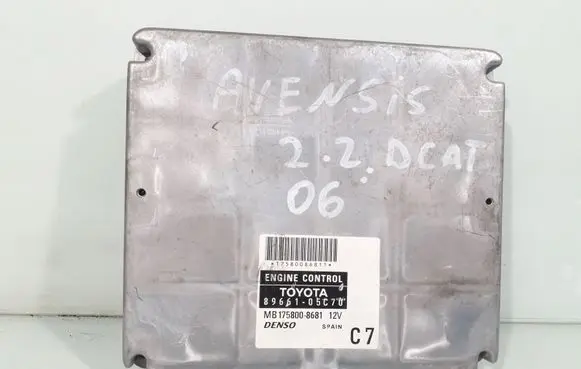 Toyota Avensis T250 Engine control unit/module 8966105C70 1758008681