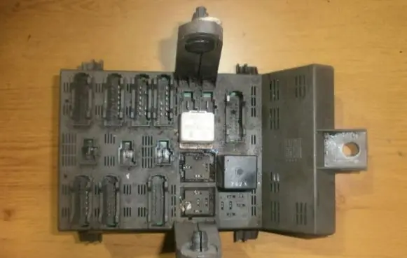 Renault Laguna I Fuse box set 7703197962