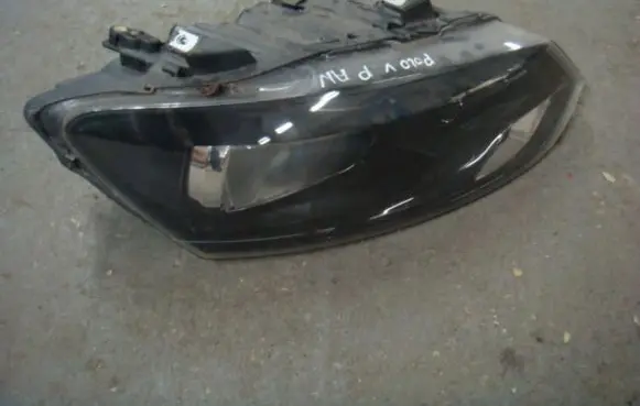 Volkswagen Polo V 6R Headlight/headlamp